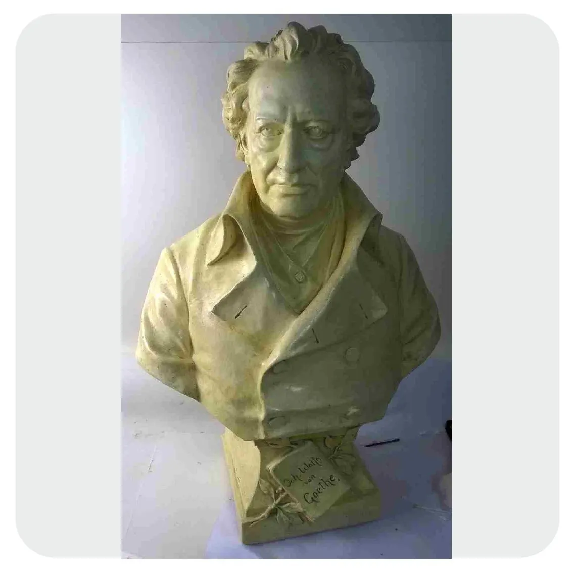 Sádrová busta Goetha po čištění
